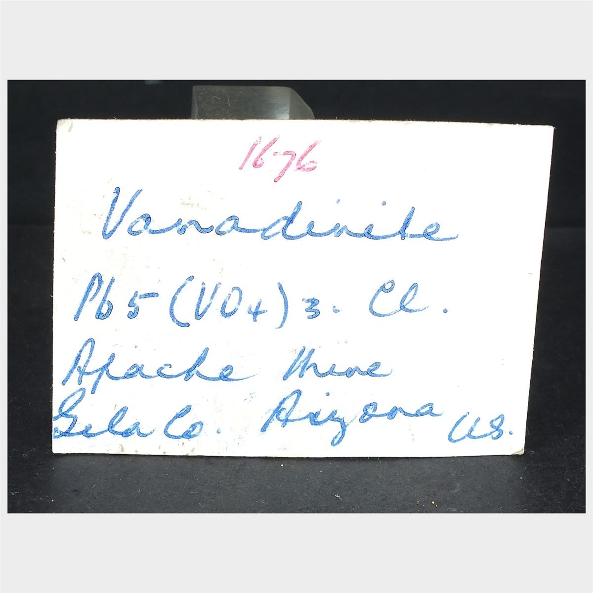 Vanadinite photo 4