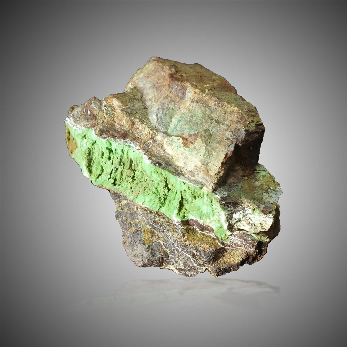 Gaspeite photo 7