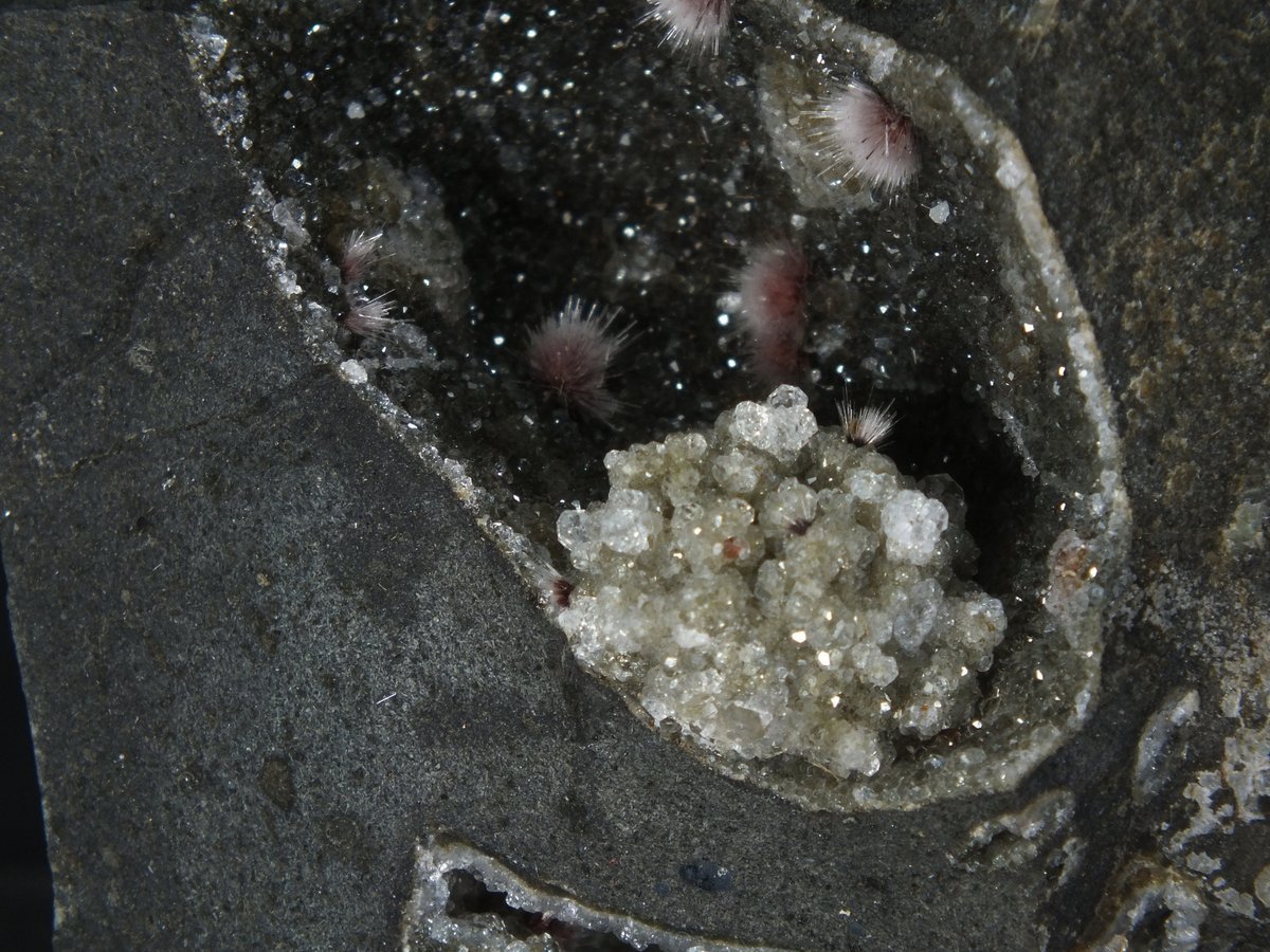 Natrolite with Analcime photo 4