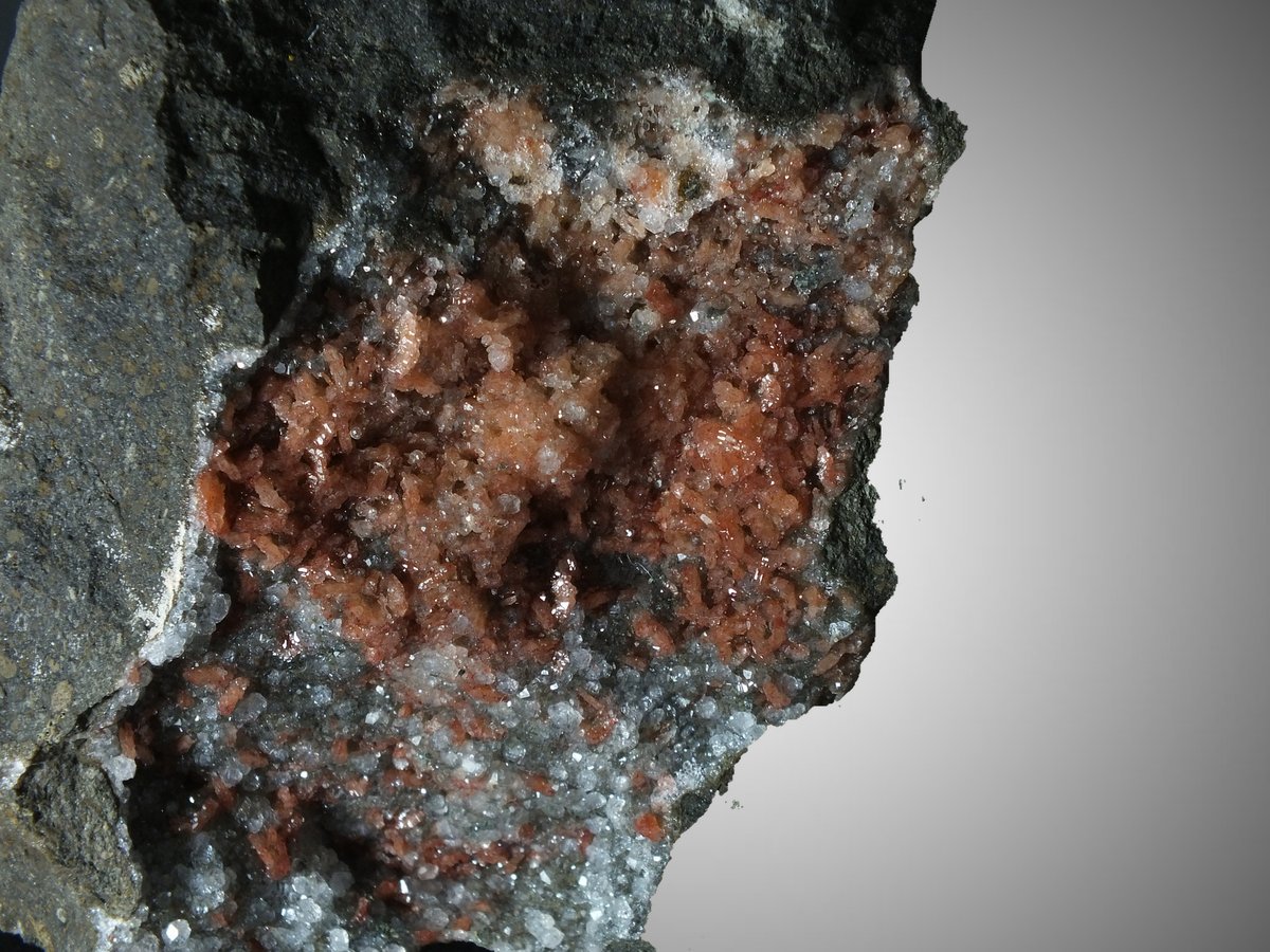 Gmelinite-Na with Analcime photo 2