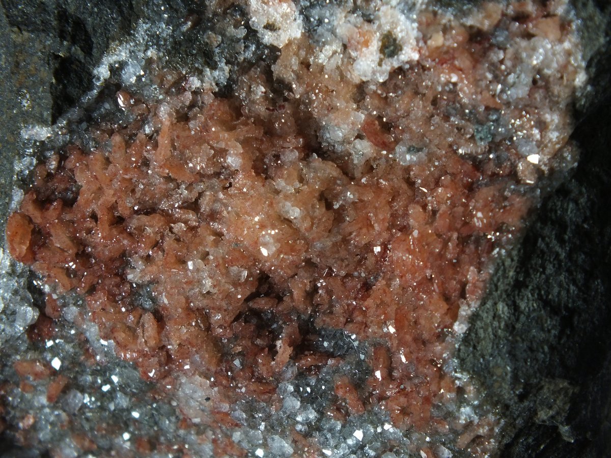 Gmelinite-Na with Analcime photo 4