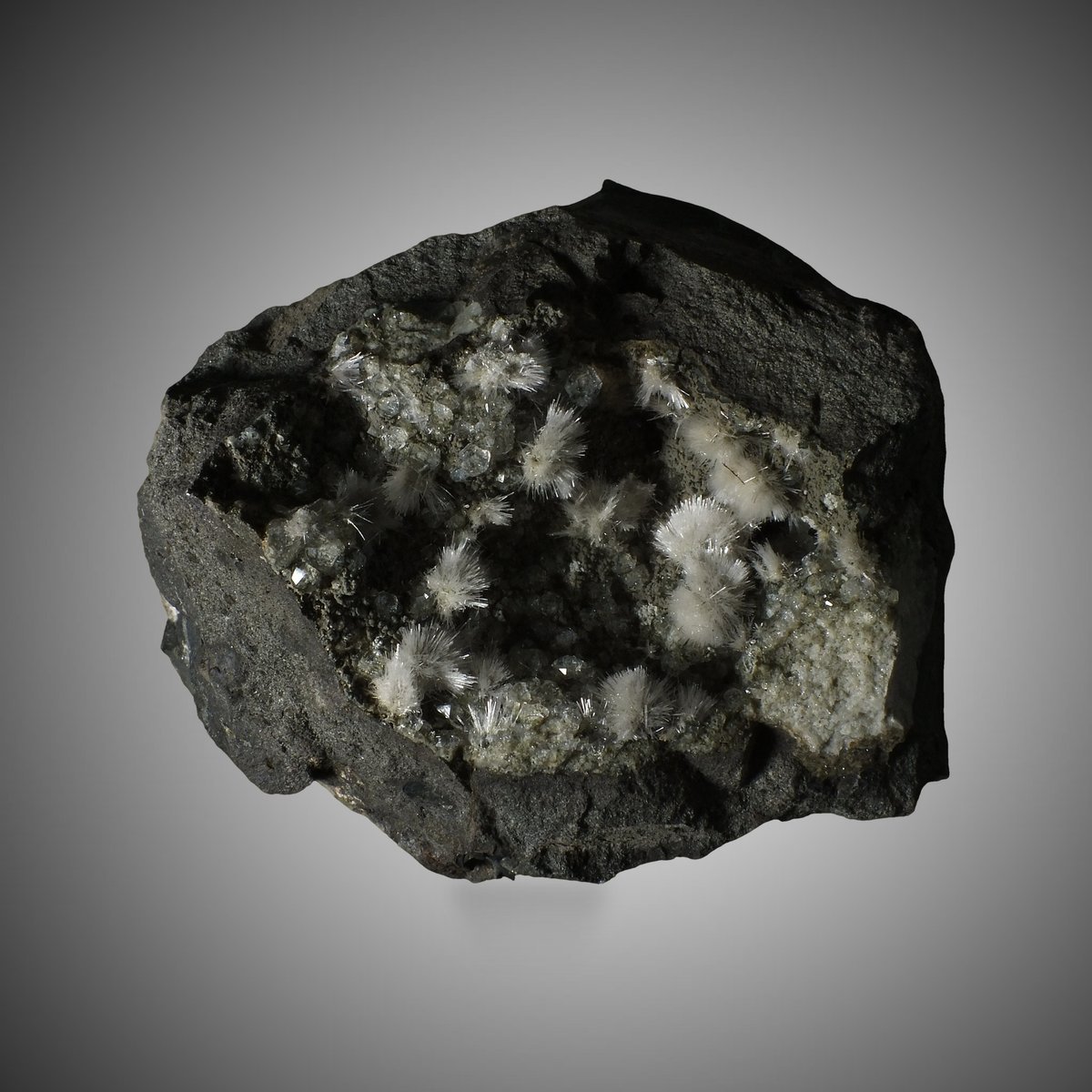 Natrolite with Analcime photo 2