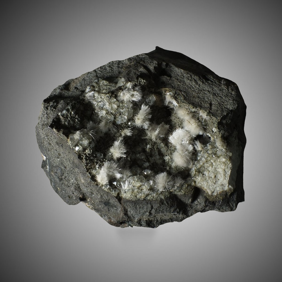 Natrolite with Analcime photo 3