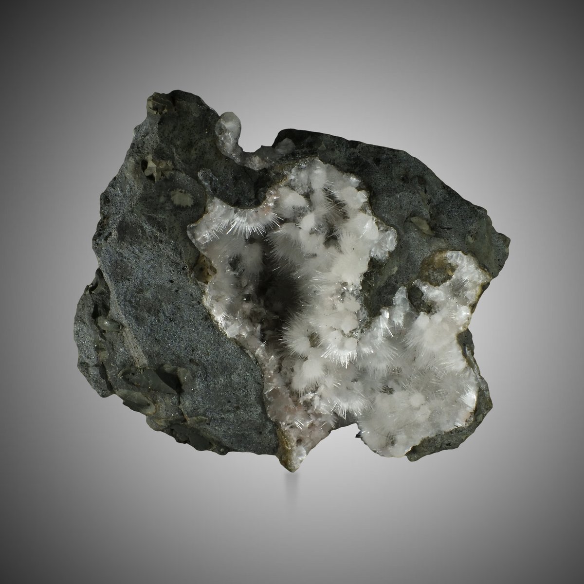 Thomsonite with Natrolite, Analcime photo 2