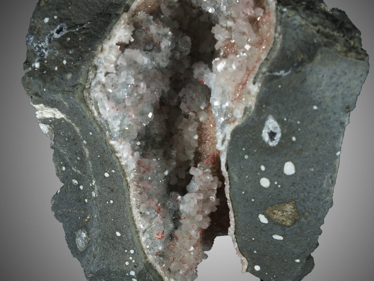 Thomsonite with Analcime photo 3