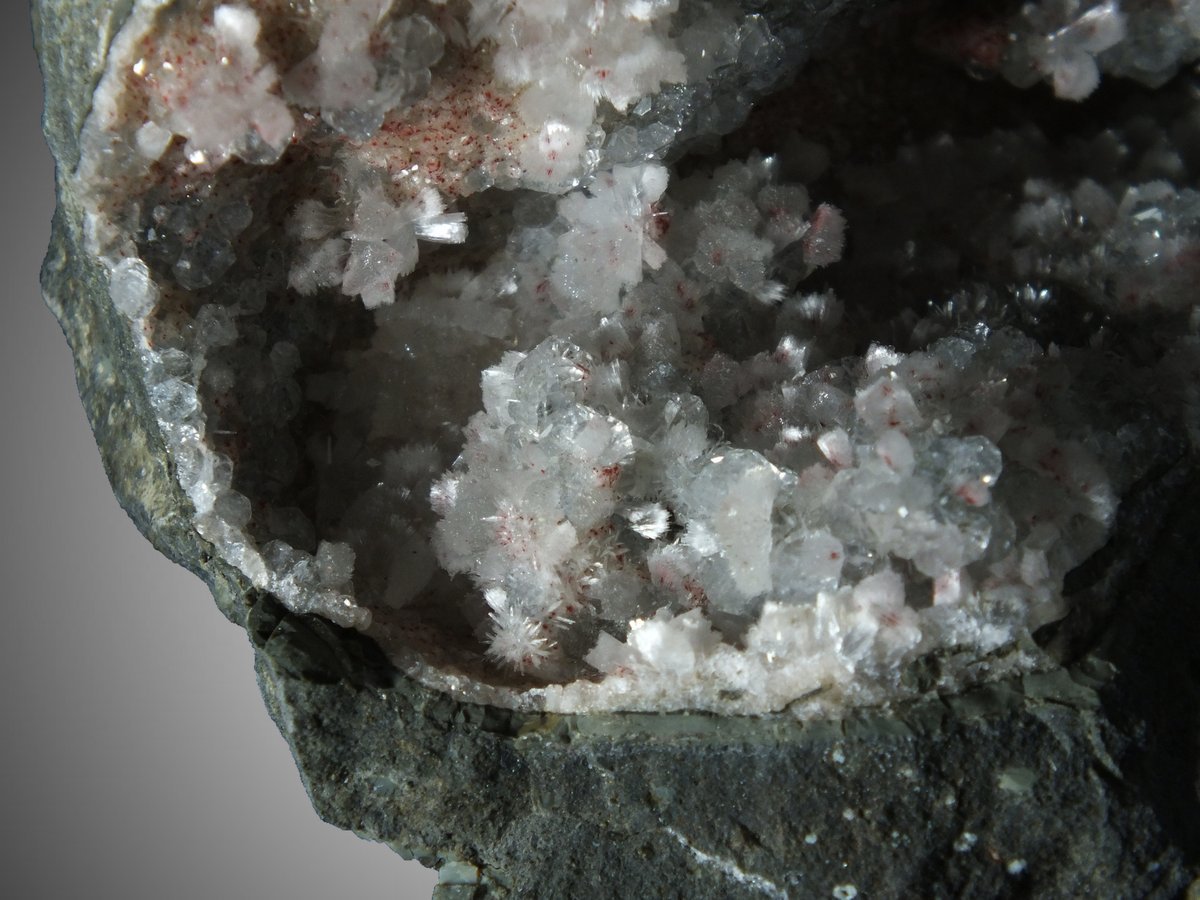 Thomsonite with Analcime photo 7