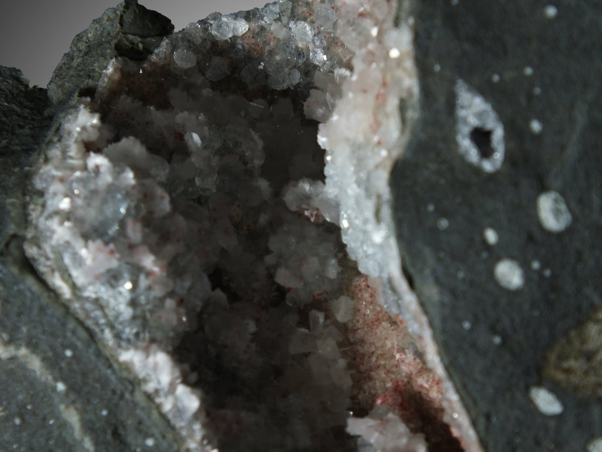 Thomsonite with Analcime photo 9