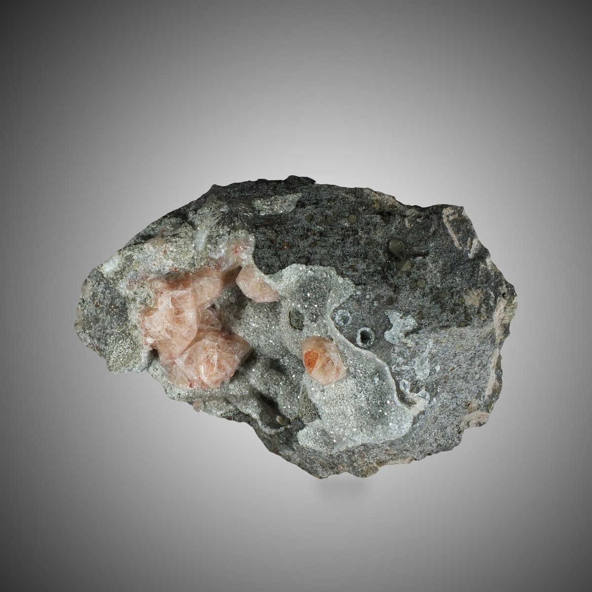 Gmelinite-Na with Analcime photo 4