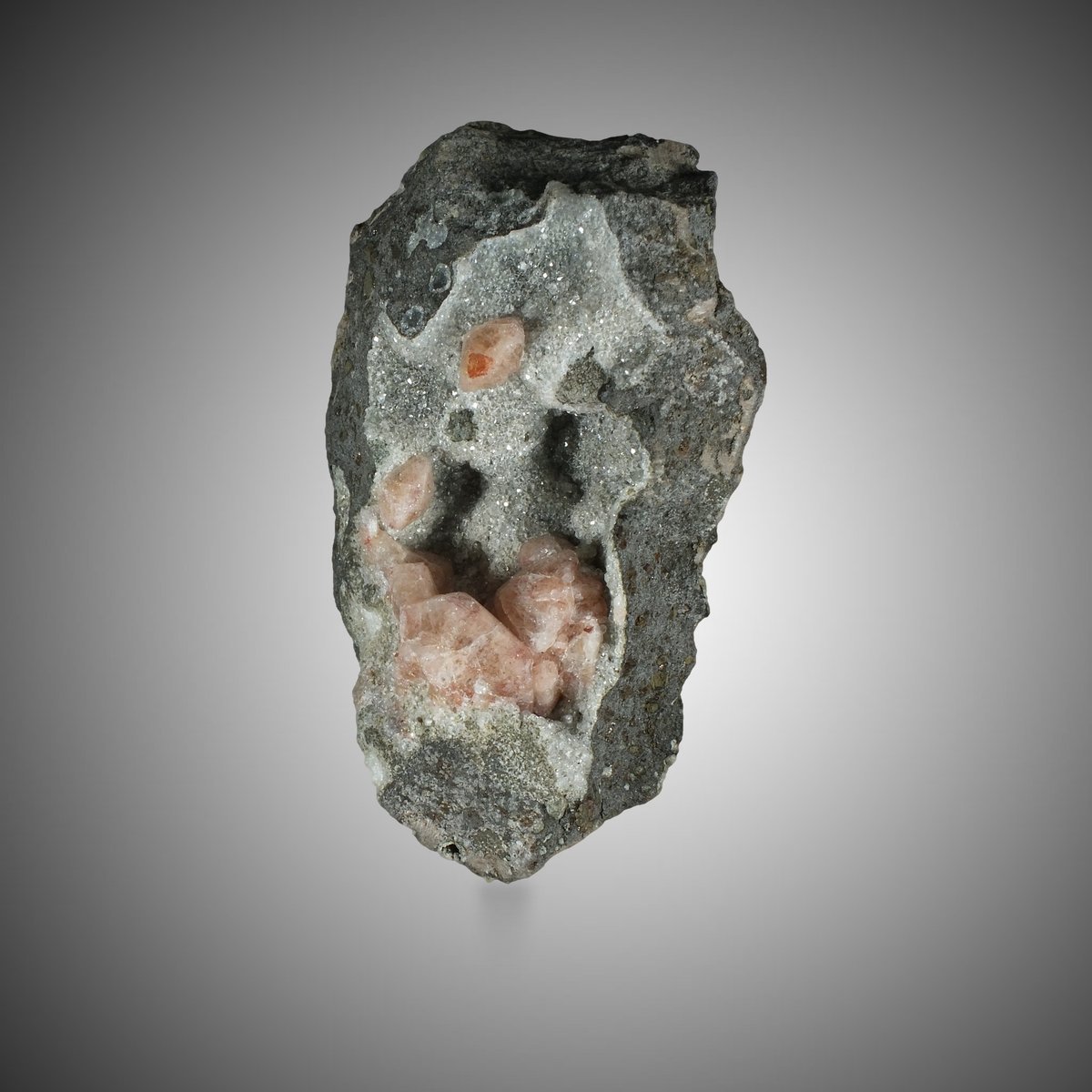 Gmelinite-Na with Analcime photo 5