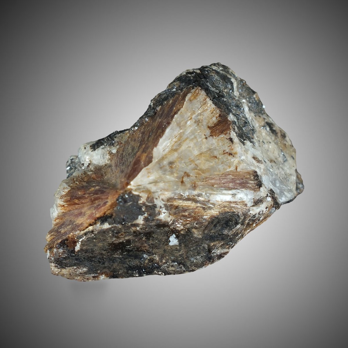 Inesite with Sturtite photo 2