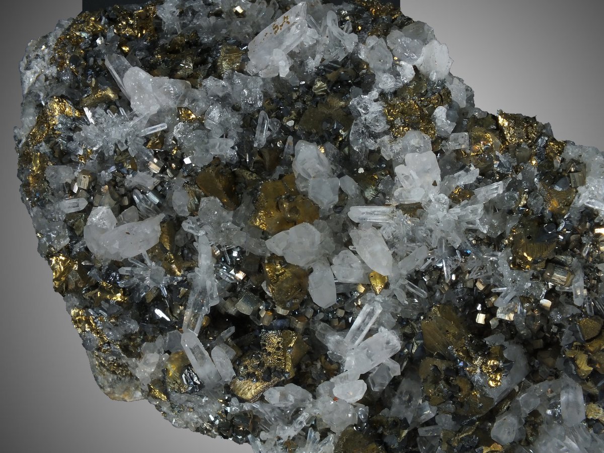 Chalcopyrite with Quartz & Pyrite photo 7