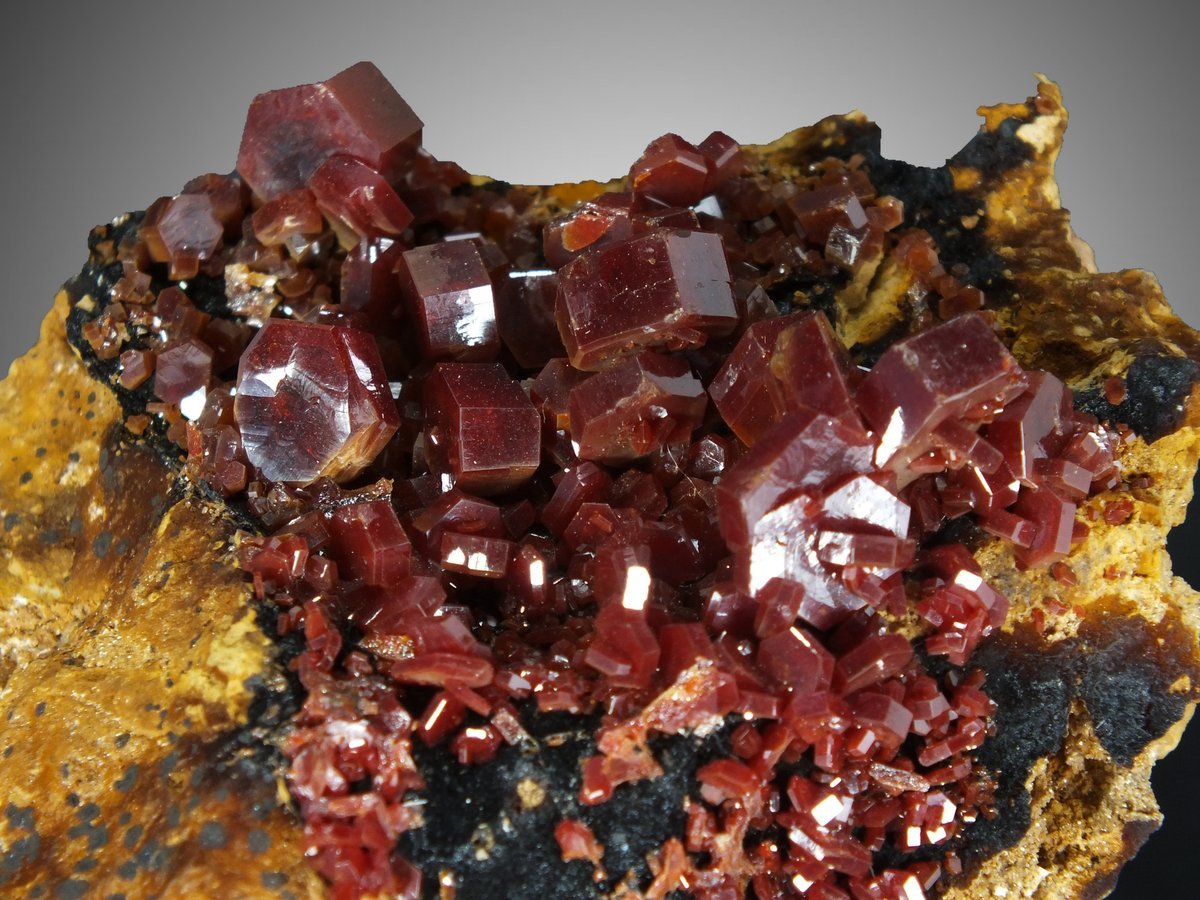 Vanadinite photo 4