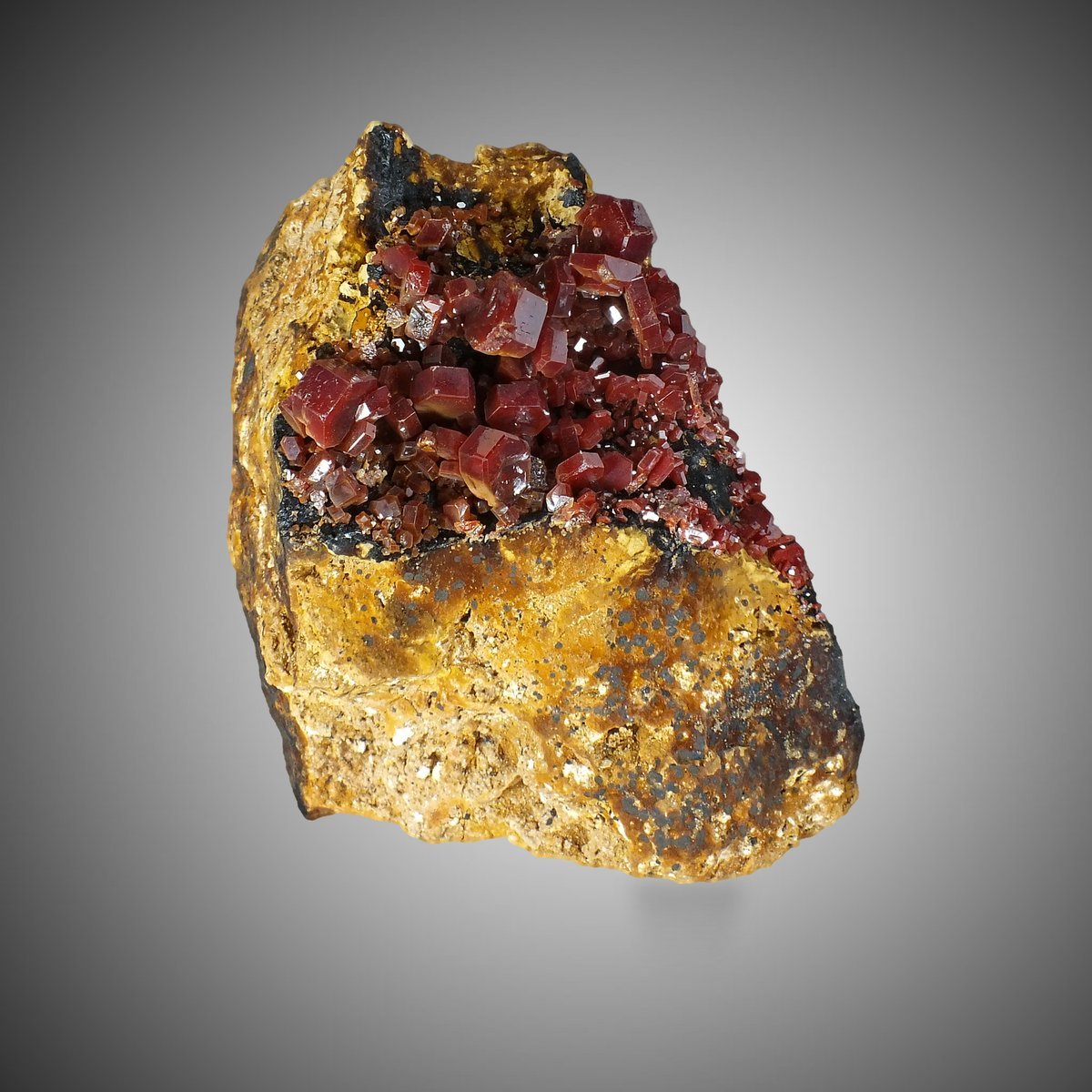 Vanadinite photo 7