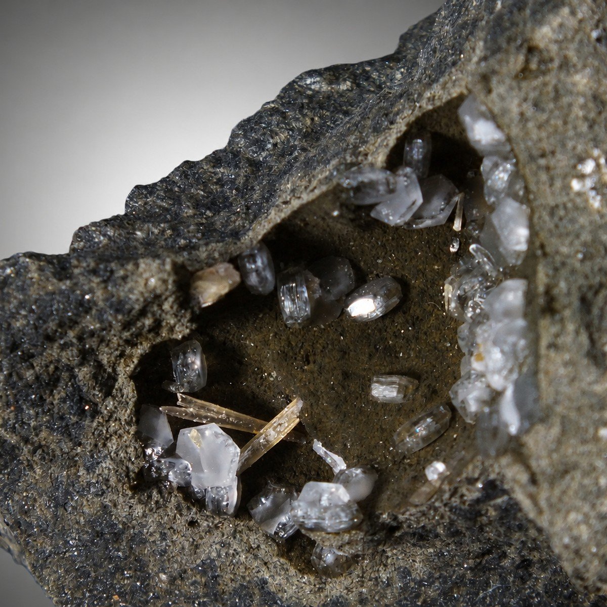Chabazite with Ferroan Calcite photo 5