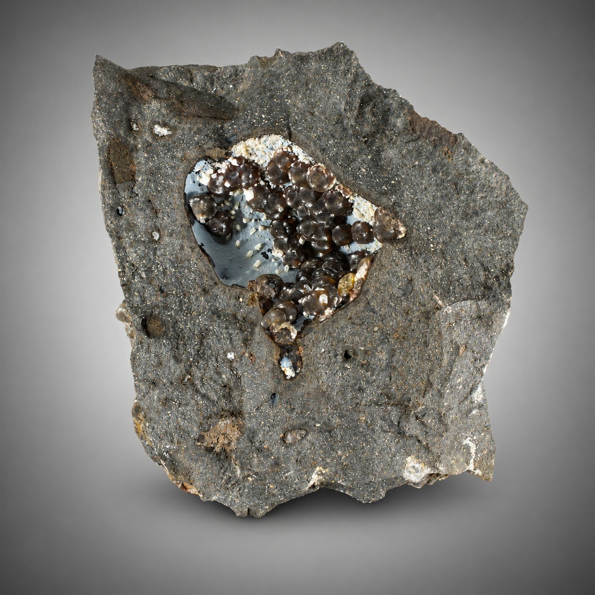 Siderite with Phillipsite