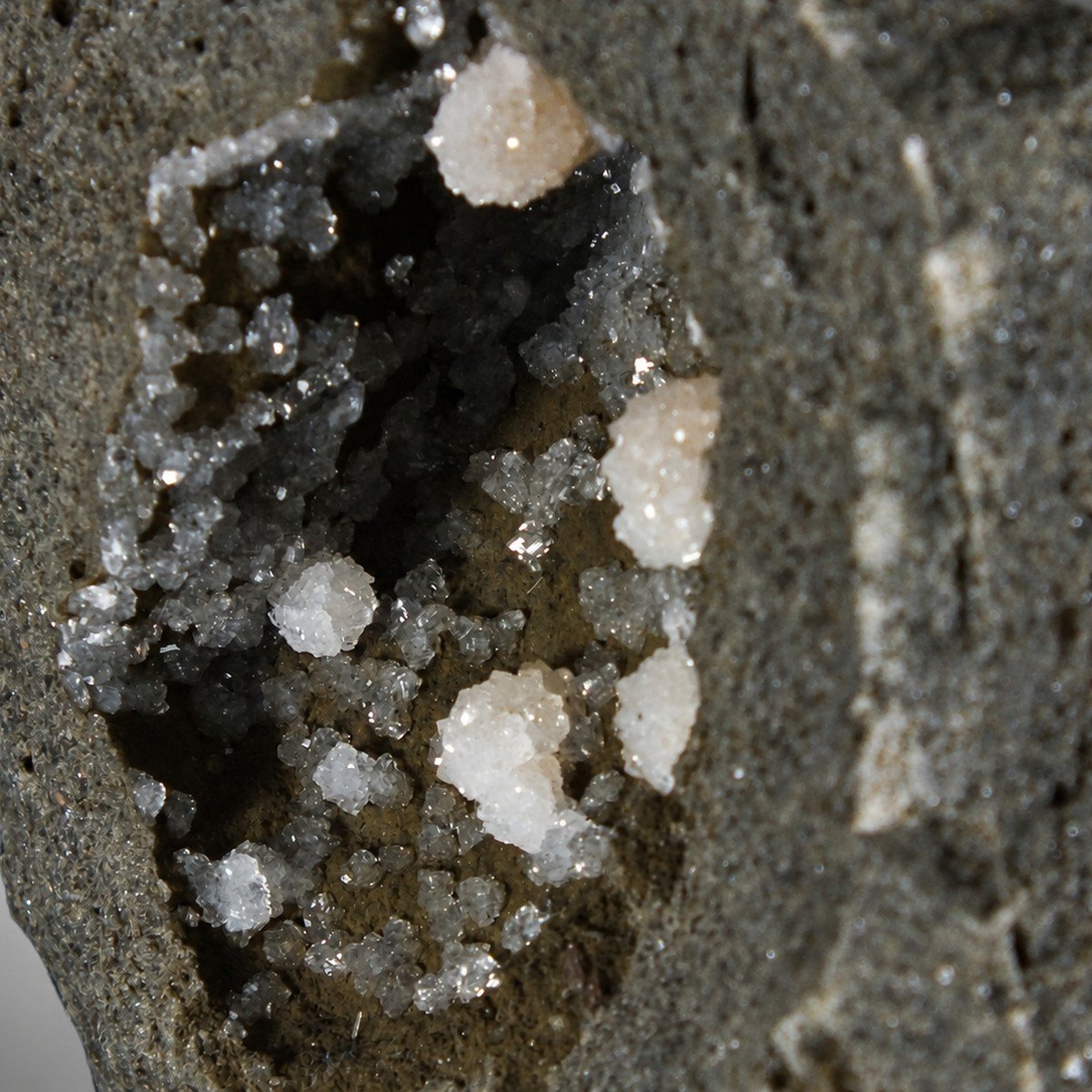 Phillipsite with Chabazite photo 7