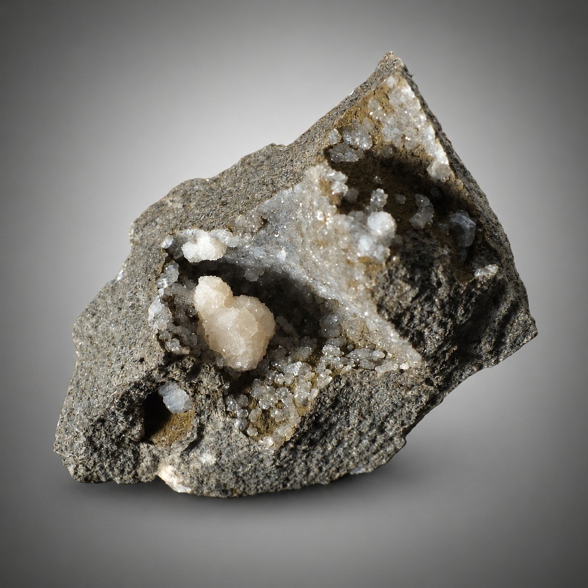 Phillipsite photo 3