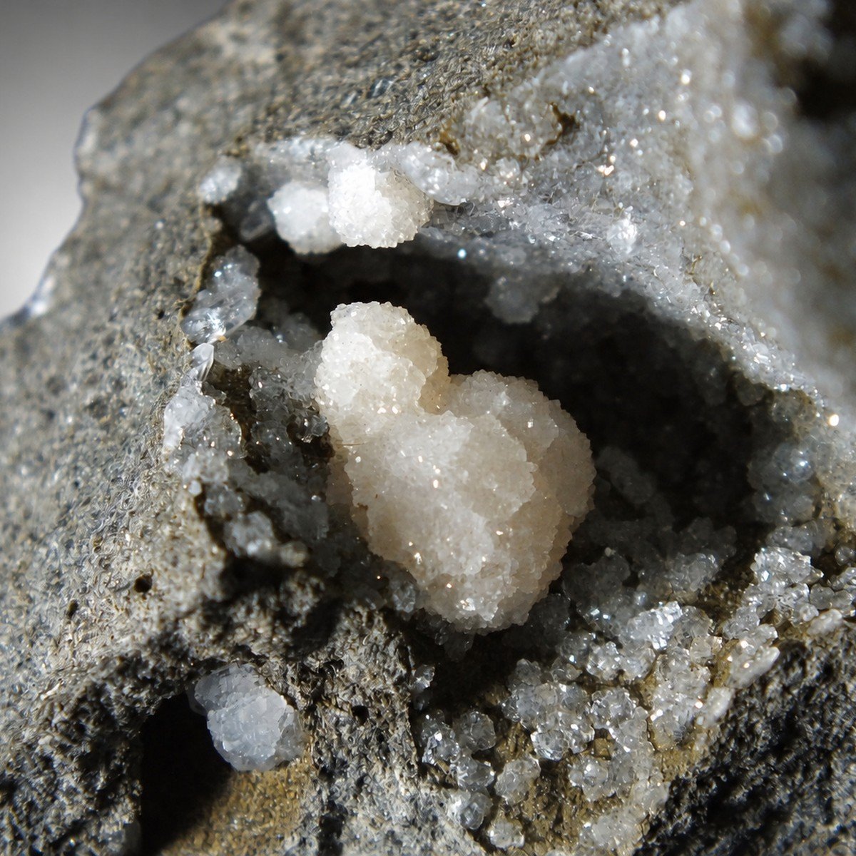 Phillipsite photo 4
