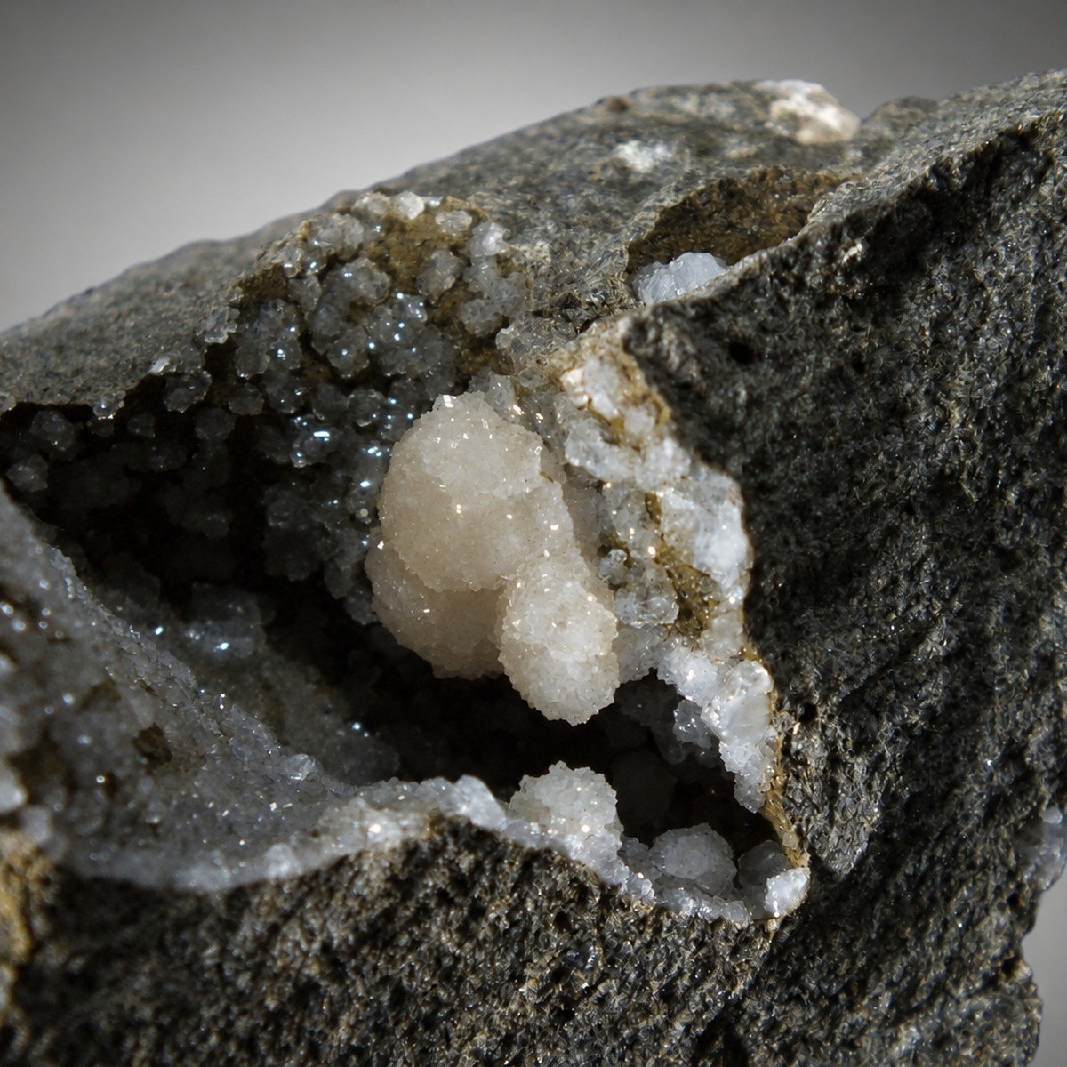 Phillipsite photo 5